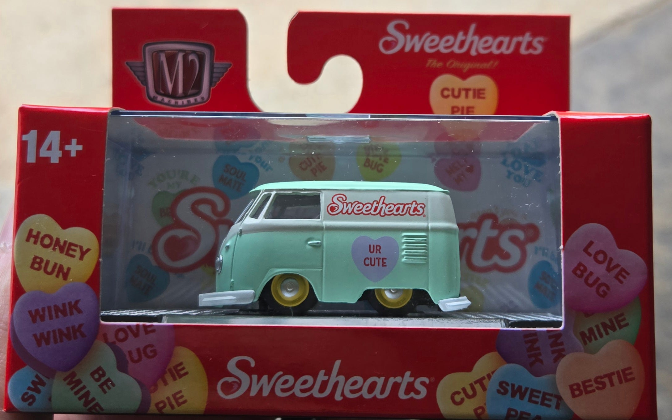 M2 Machines Sweethearts 1960 VW Delivery Van Diecast Collectible